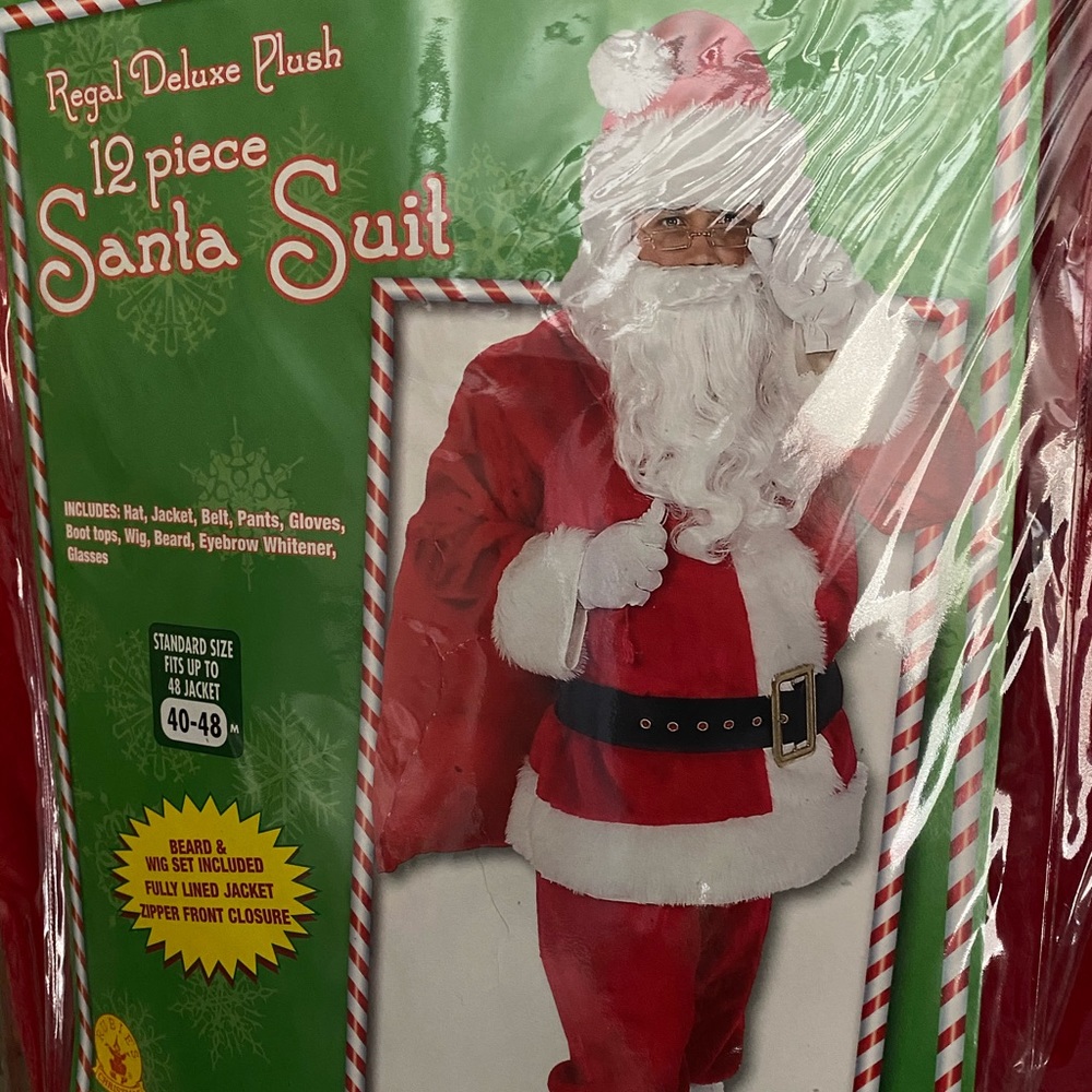 Santa suit-12 piece. Costume.